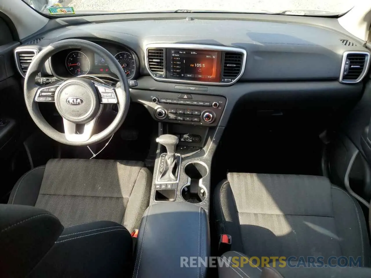 8 Photograph of a damaged car KNDPMCAC2L7630420 KIA SPORTAGE 2020