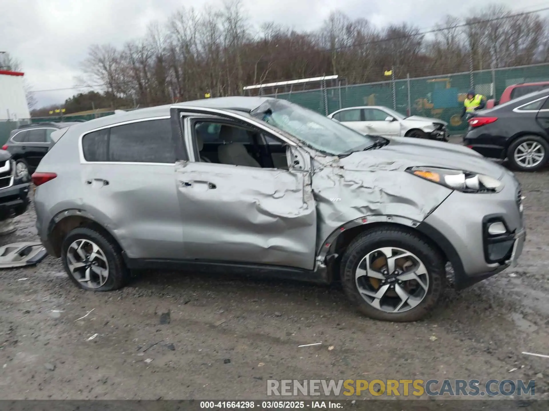14 Photograph of a damaged car KNDPMCAC2L7630529 KIA SPORTAGE 2020