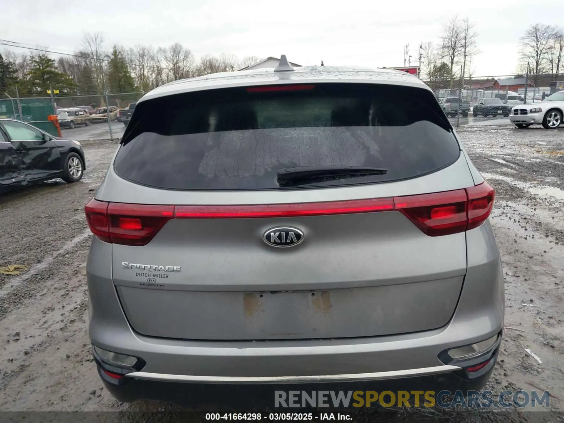 17 Photograph of a damaged car KNDPMCAC2L7630529 KIA SPORTAGE 2020