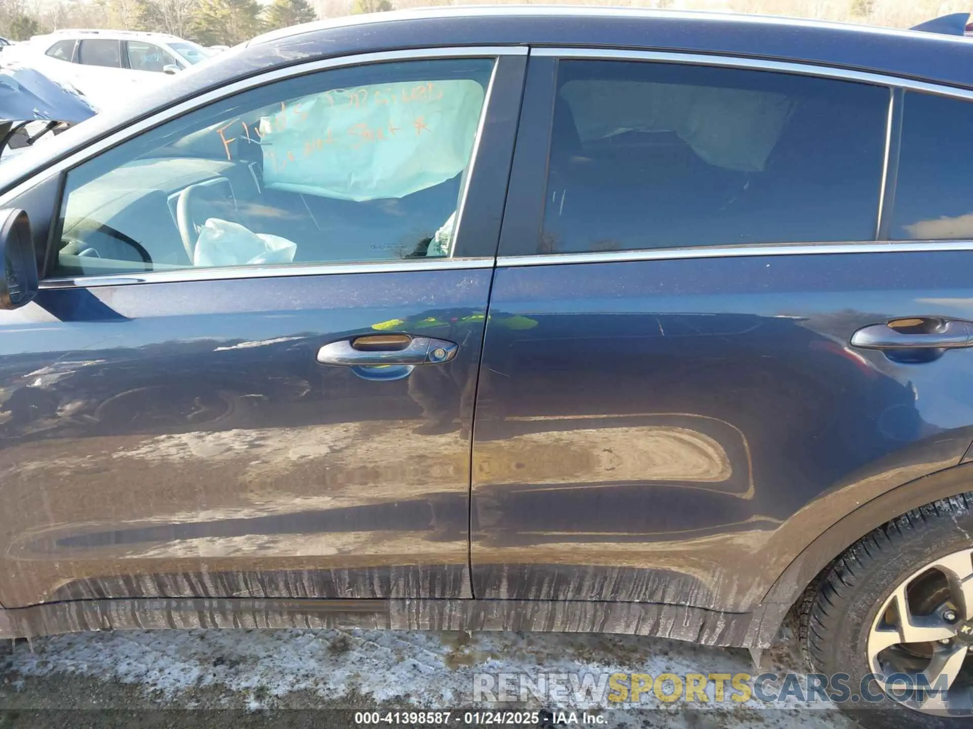 14 Photograph of a damaged car KNDPMCAC2L7643815 KIA SPORTAGE 2020