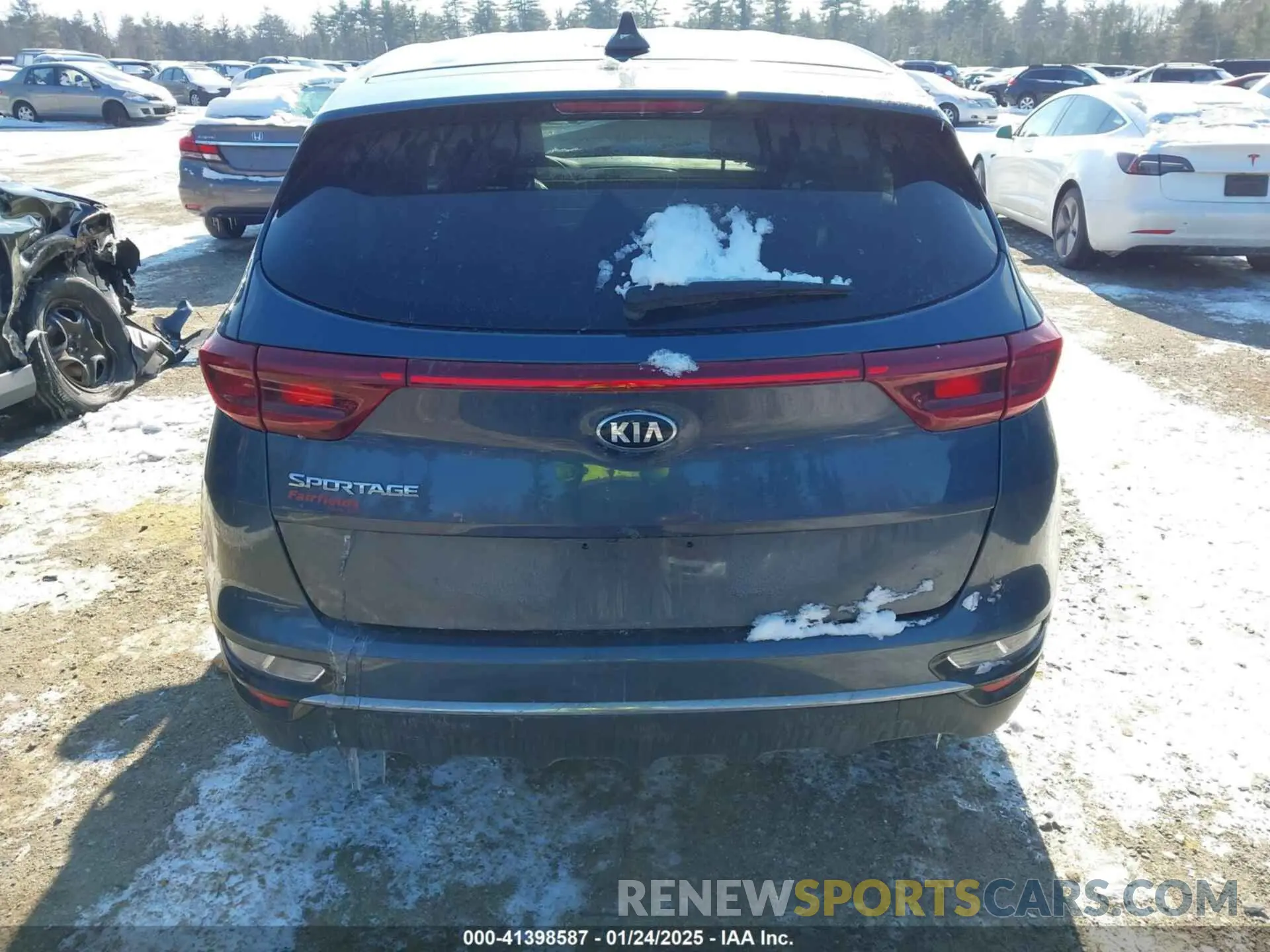 16 Photograph of a damaged car KNDPMCAC2L7643815 KIA SPORTAGE 2020