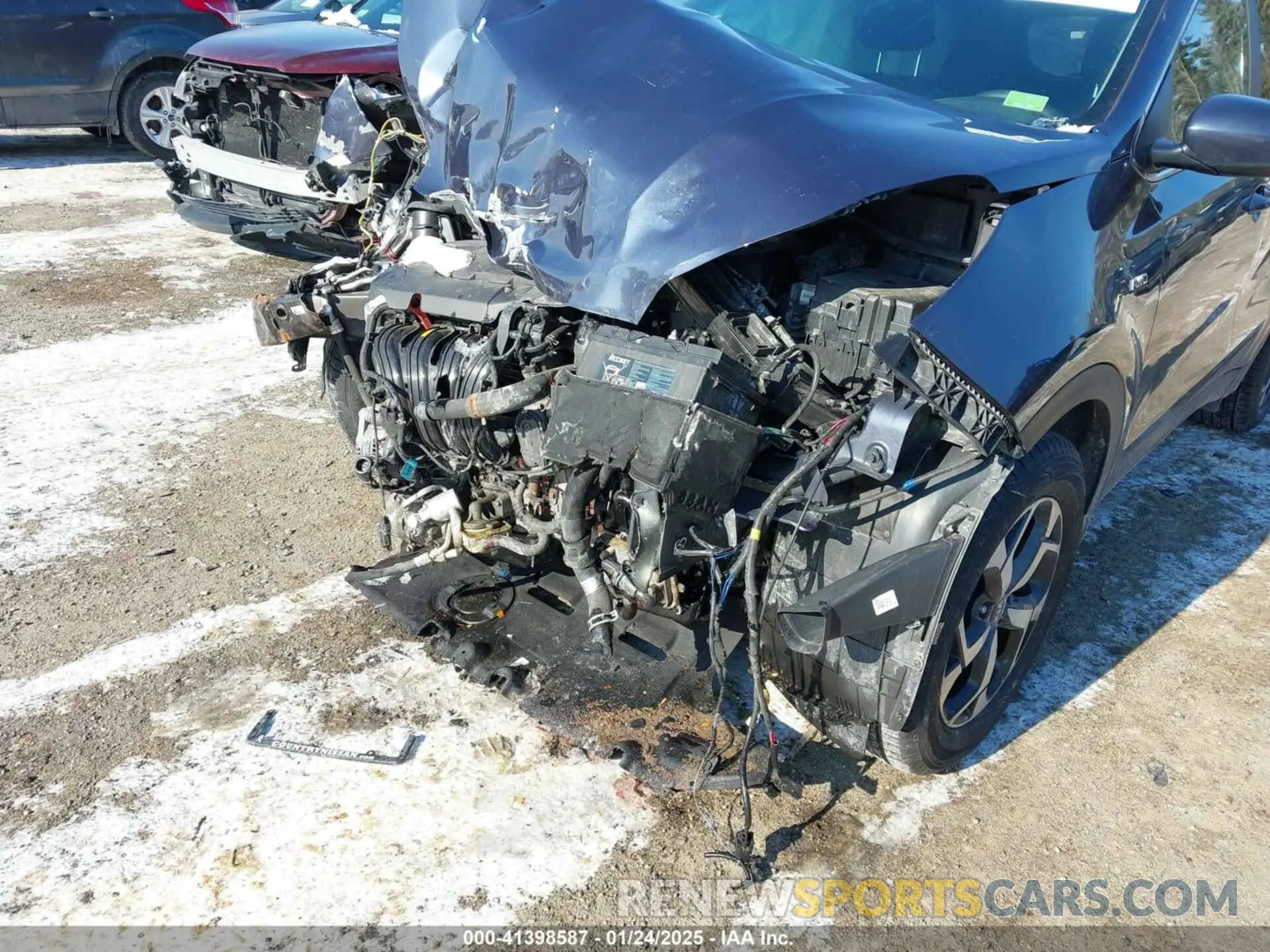 17 Photograph of a damaged car KNDPMCAC2L7643815 KIA SPORTAGE 2020