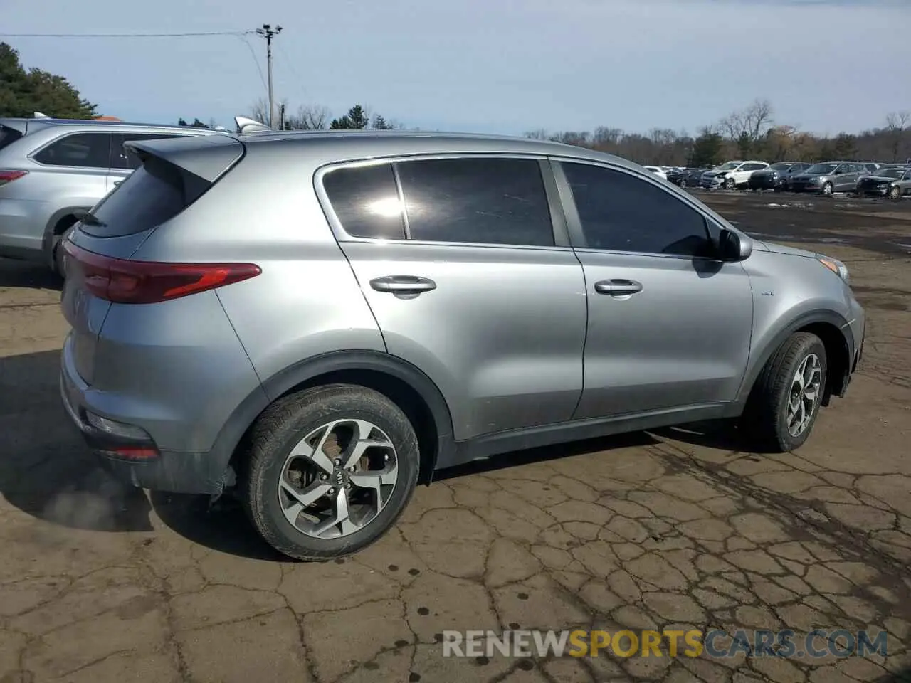 3 Photograph of a damaged car KNDPMCAC2L7643944 KIA SPORTAGE 2020