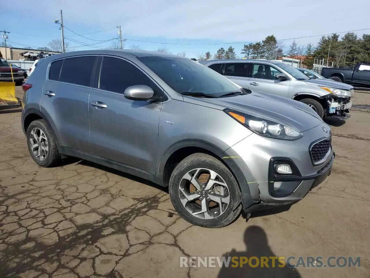 4 Photograph of a damaged car KNDPMCAC2L7643944 KIA SPORTAGE 2020