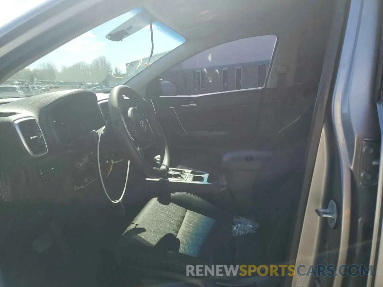 7 Photograph of a damaged car KNDPMCAC2L7643944 KIA SPORTAGE 2020