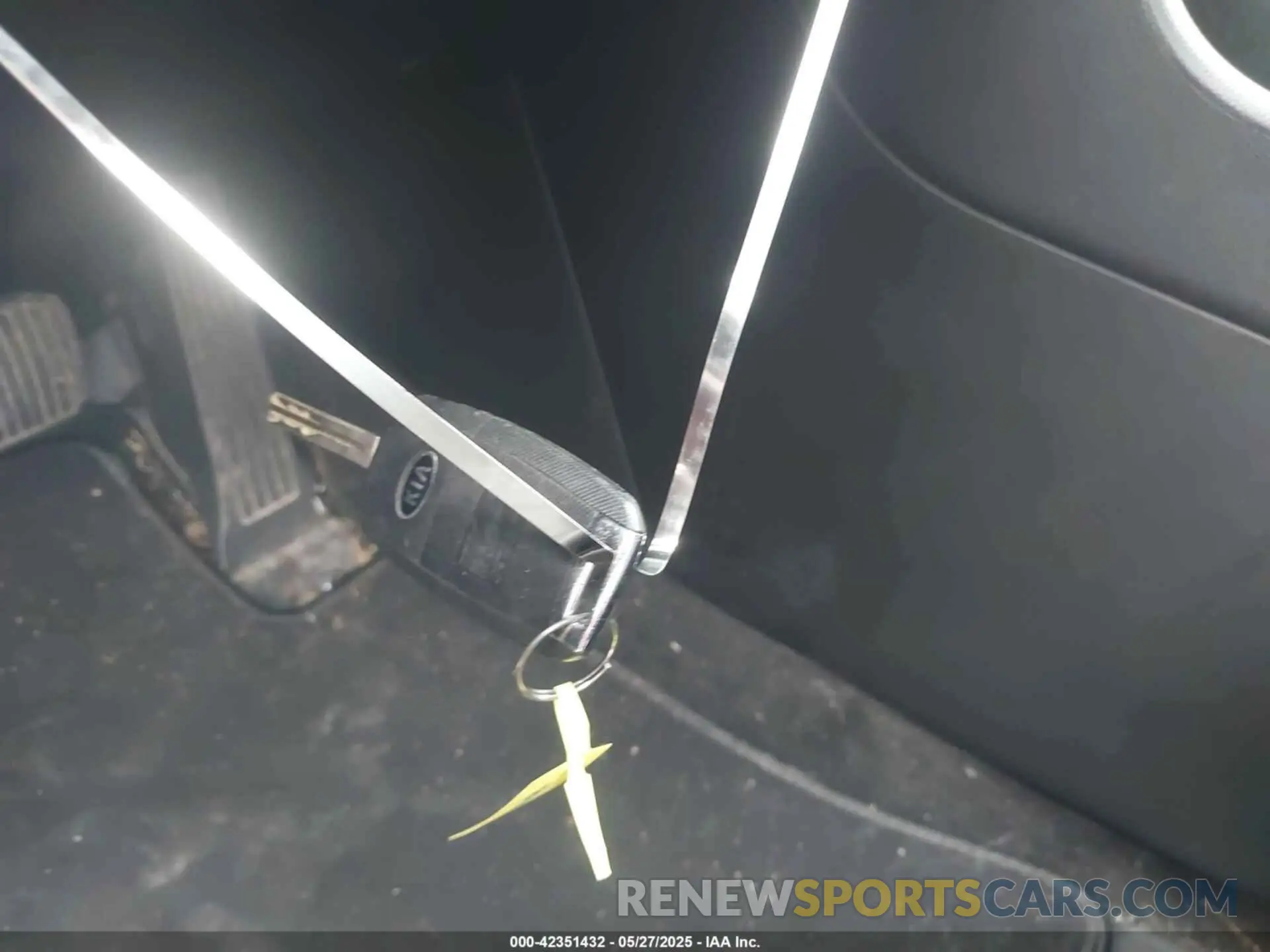 11 Photograph of a damaged car KNDPMCAC2L7699611 KIA SPORTAGE 2020