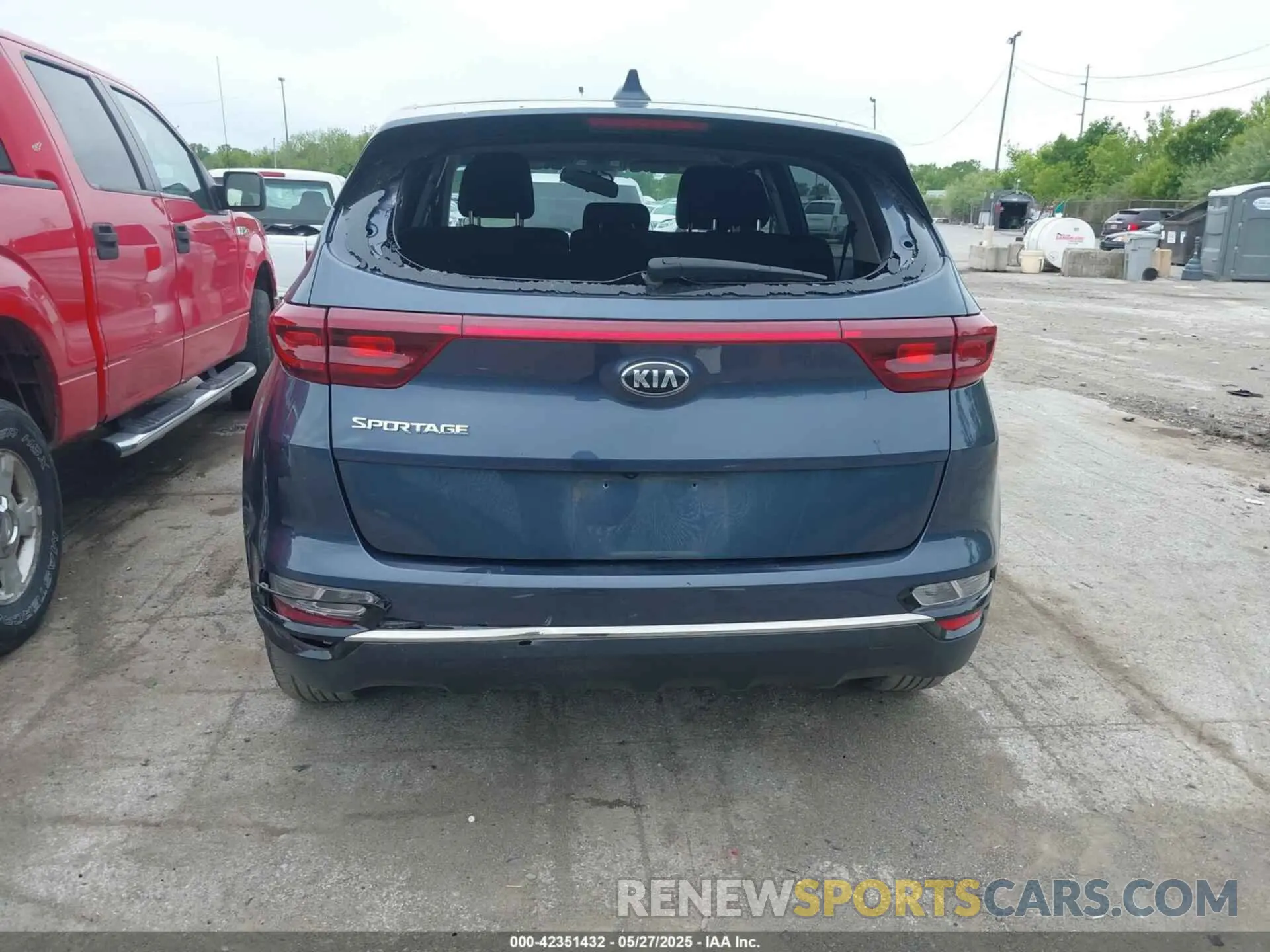 16 Photograph of a damaged car KNDPMCAC2L7699611 KIA SPORTAGE 2020