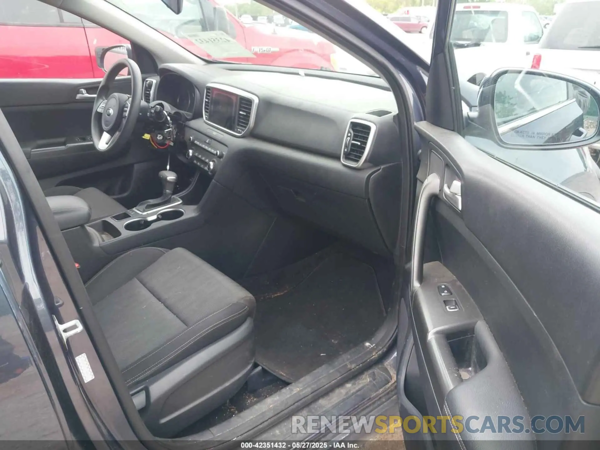 5 Photograph of a damaged car KNDPMCAC2L7699611 KIA SPORTAGE 2020