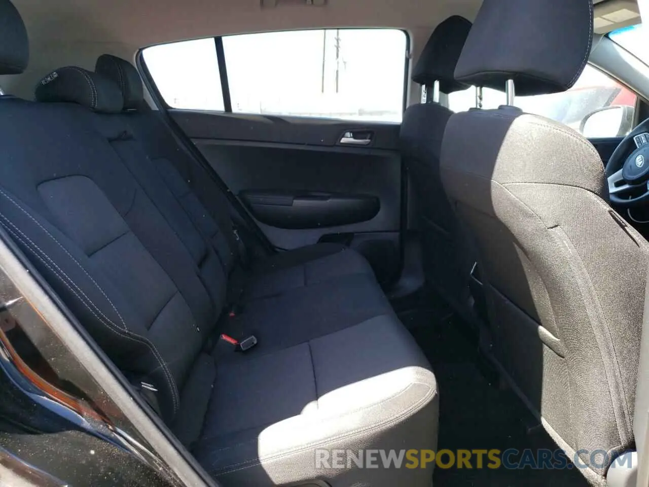 11 Photograph of a damaged car KNDPMCAC2L7755076 KIA SPORTAGE 2020