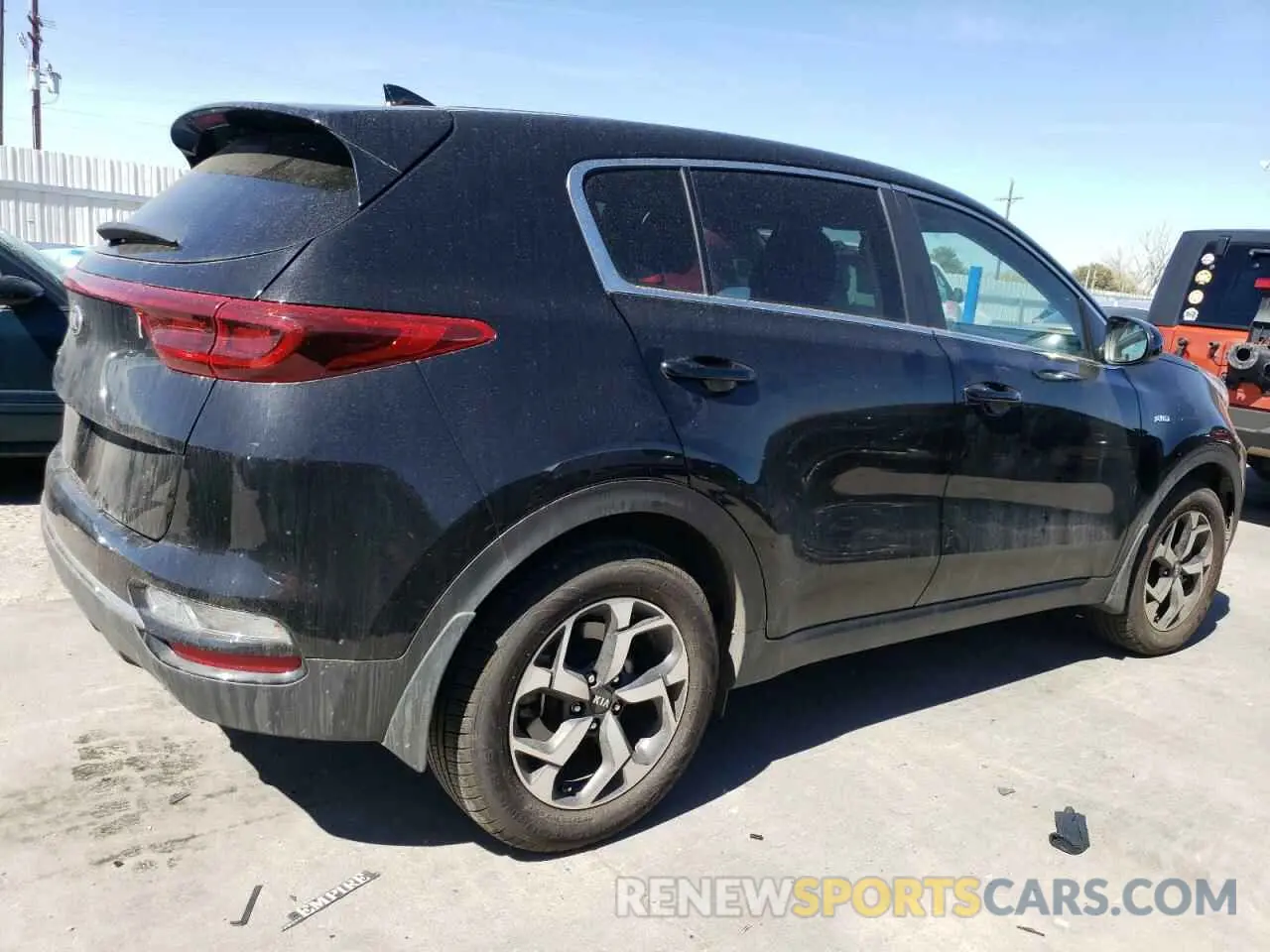 3 Photograph of a damaged car KNDPMCAC2L7755076 KIA SPORTAGE 2020
