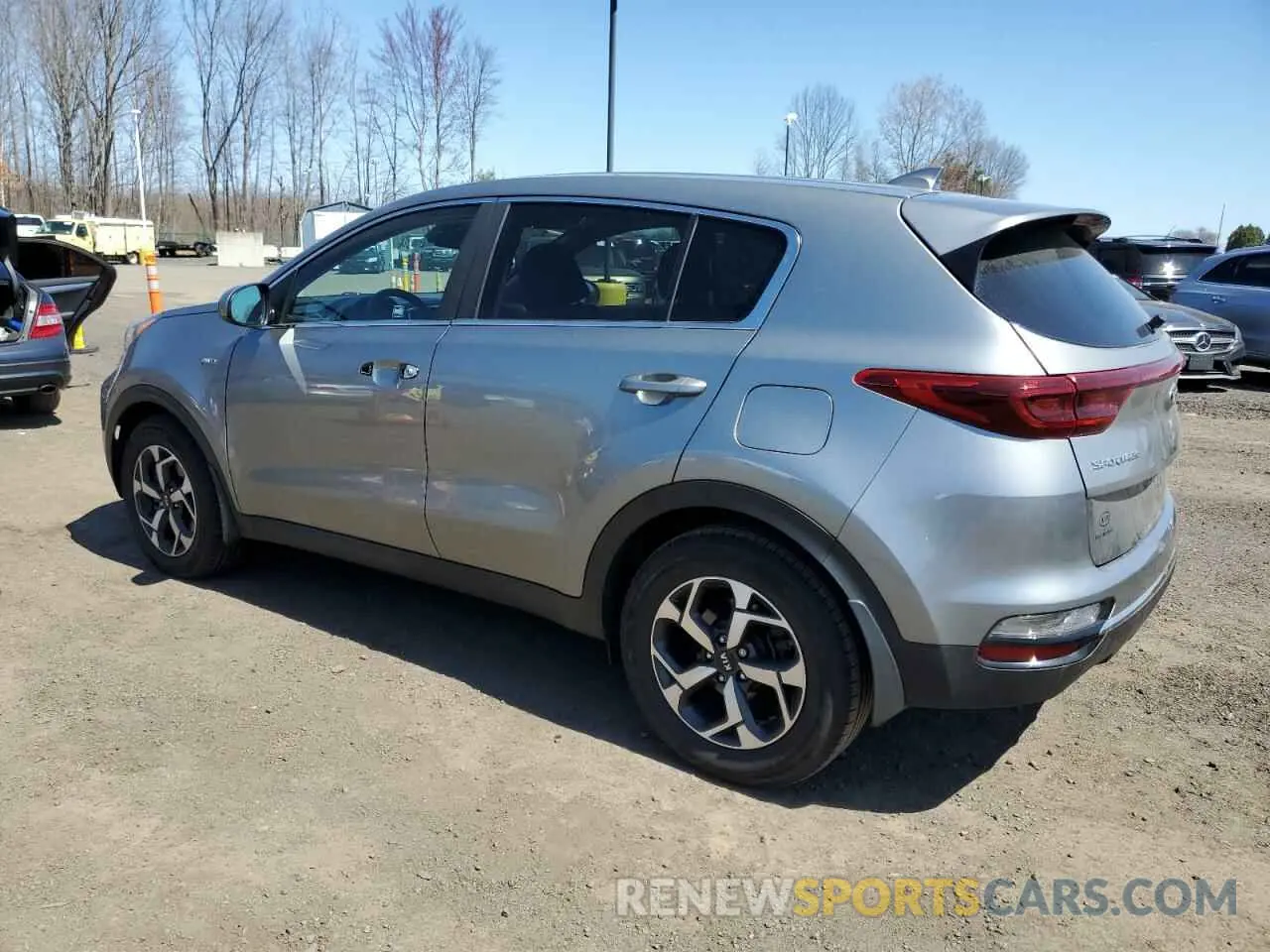 2 Photograph of a damaged car KNDPMCAC2L7771035 KIA SPORTAGE 2020