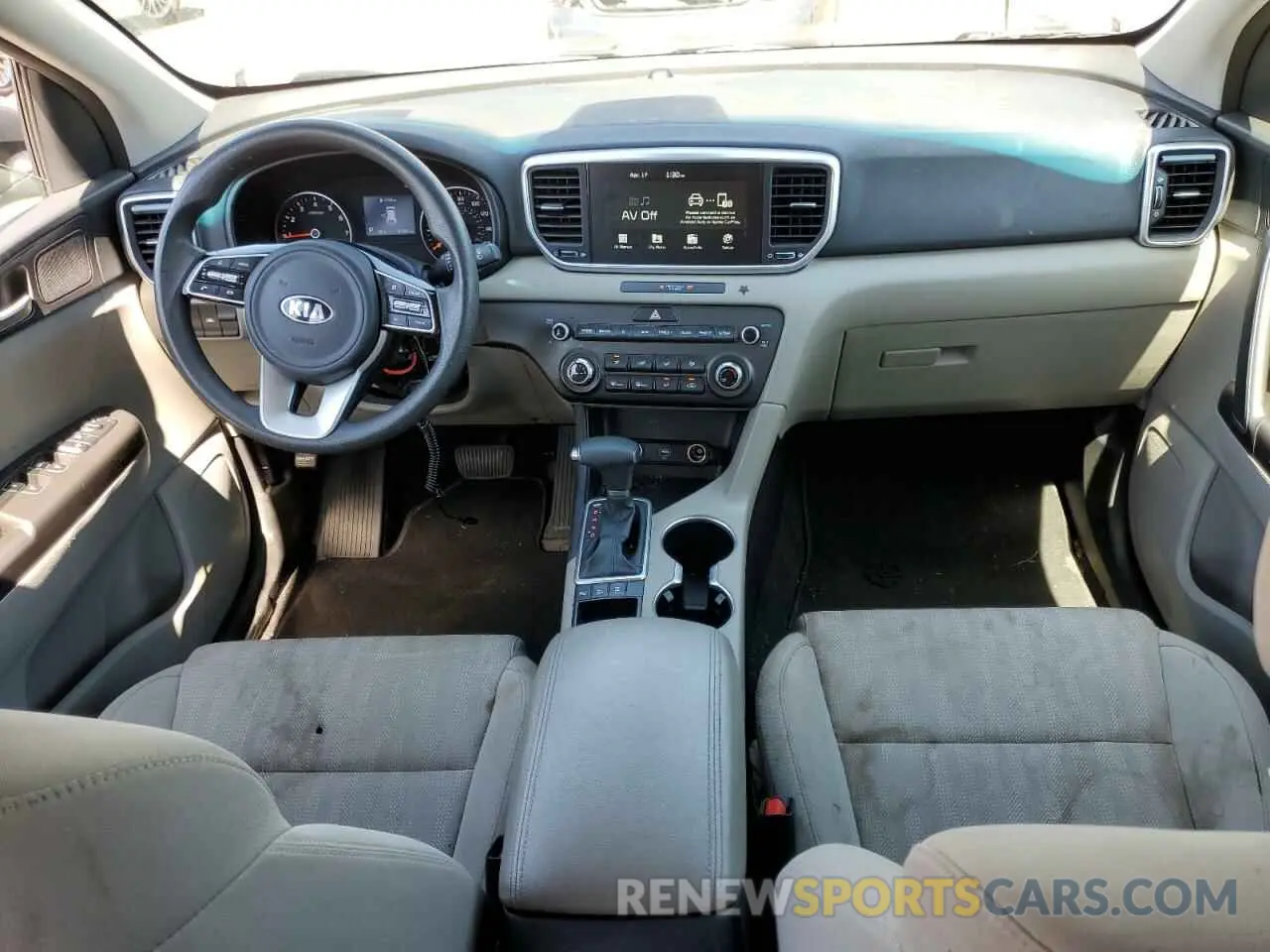 8 Photograph of a damaged car KNDPMCAC2L7771035 KIA SPORTAGE 2020
