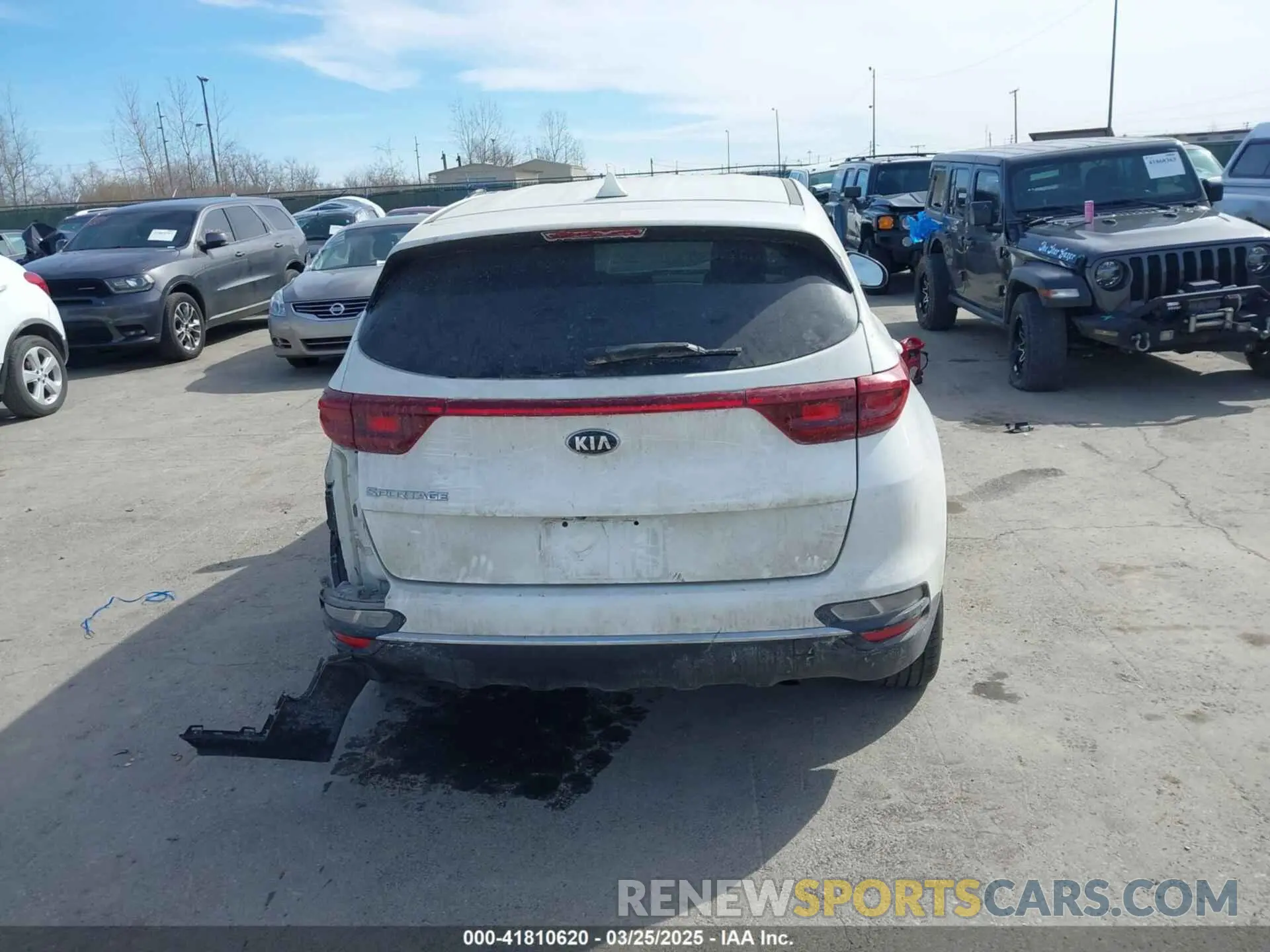 15 Photograph of a damaged car KNDPMCAC2L7776669 KIA SPORTAGE 2020