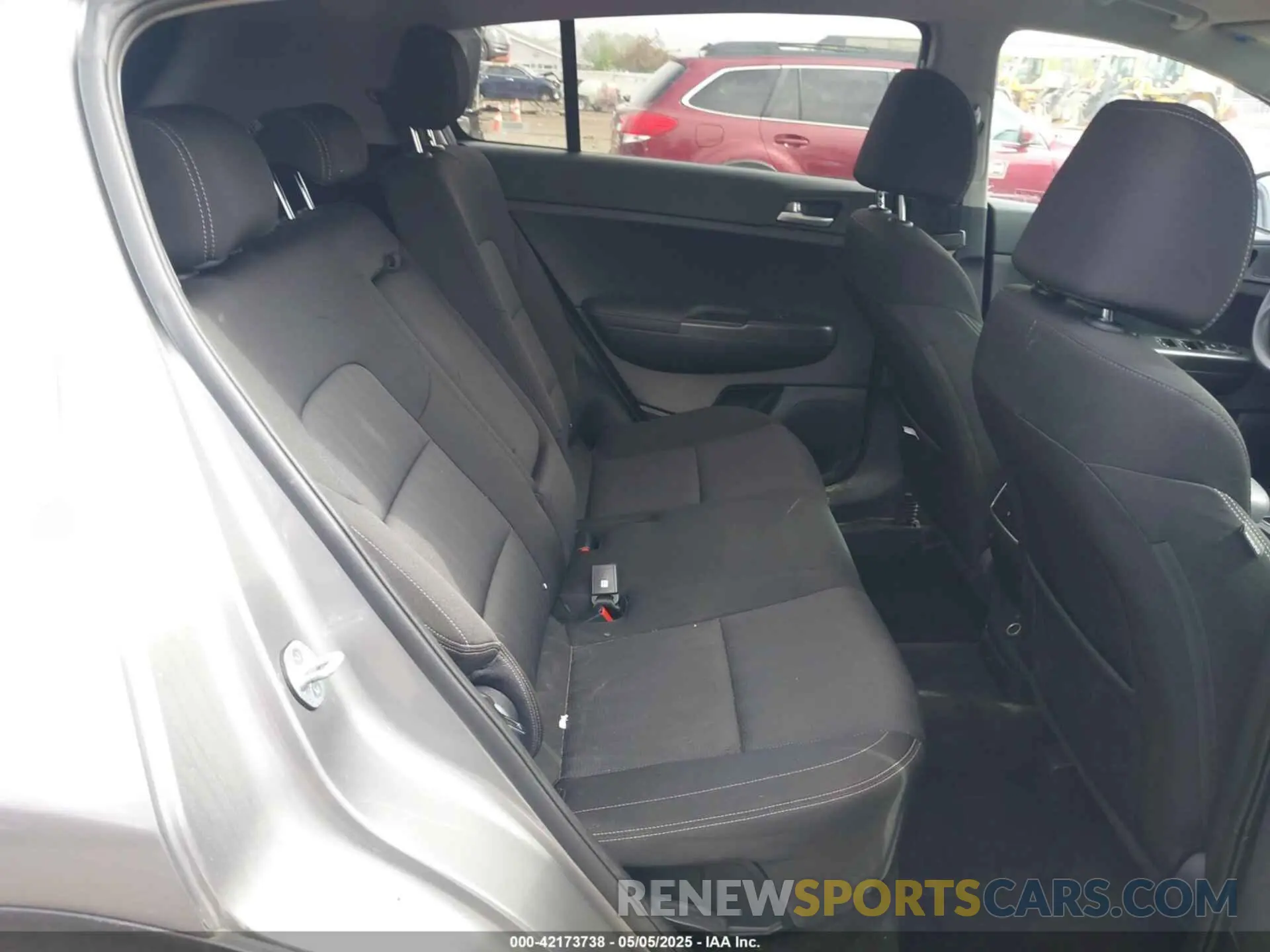 8 Photograph of a damaged car KNDPMCAC2L7778521 KIA SPORTAGE 2020