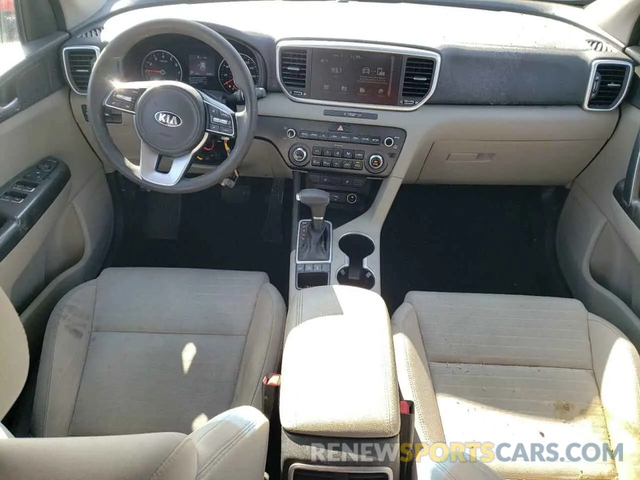 8 Photograph of a damaged car KNDPMCAC2L7780964 KIA SPORTAGE 2020