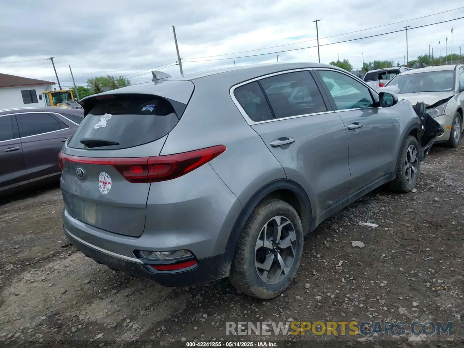 4 Photograph of a damaged car KNDPMCAC2L7785307 KIA SPORTAGE 2020