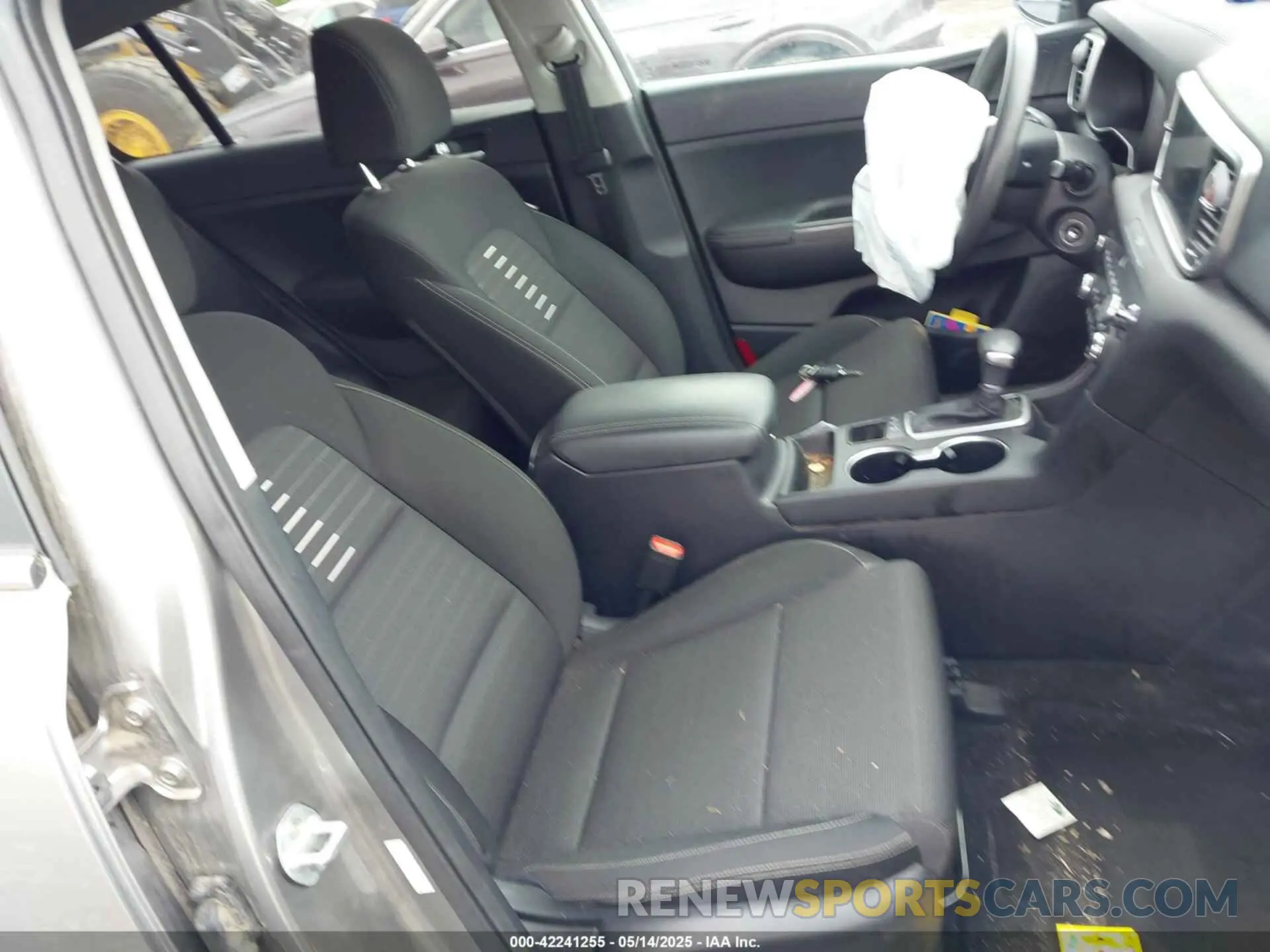 5 Photograph of a damaged car KNDPMCAC2L7785307 KIA SPORTAGE 2020