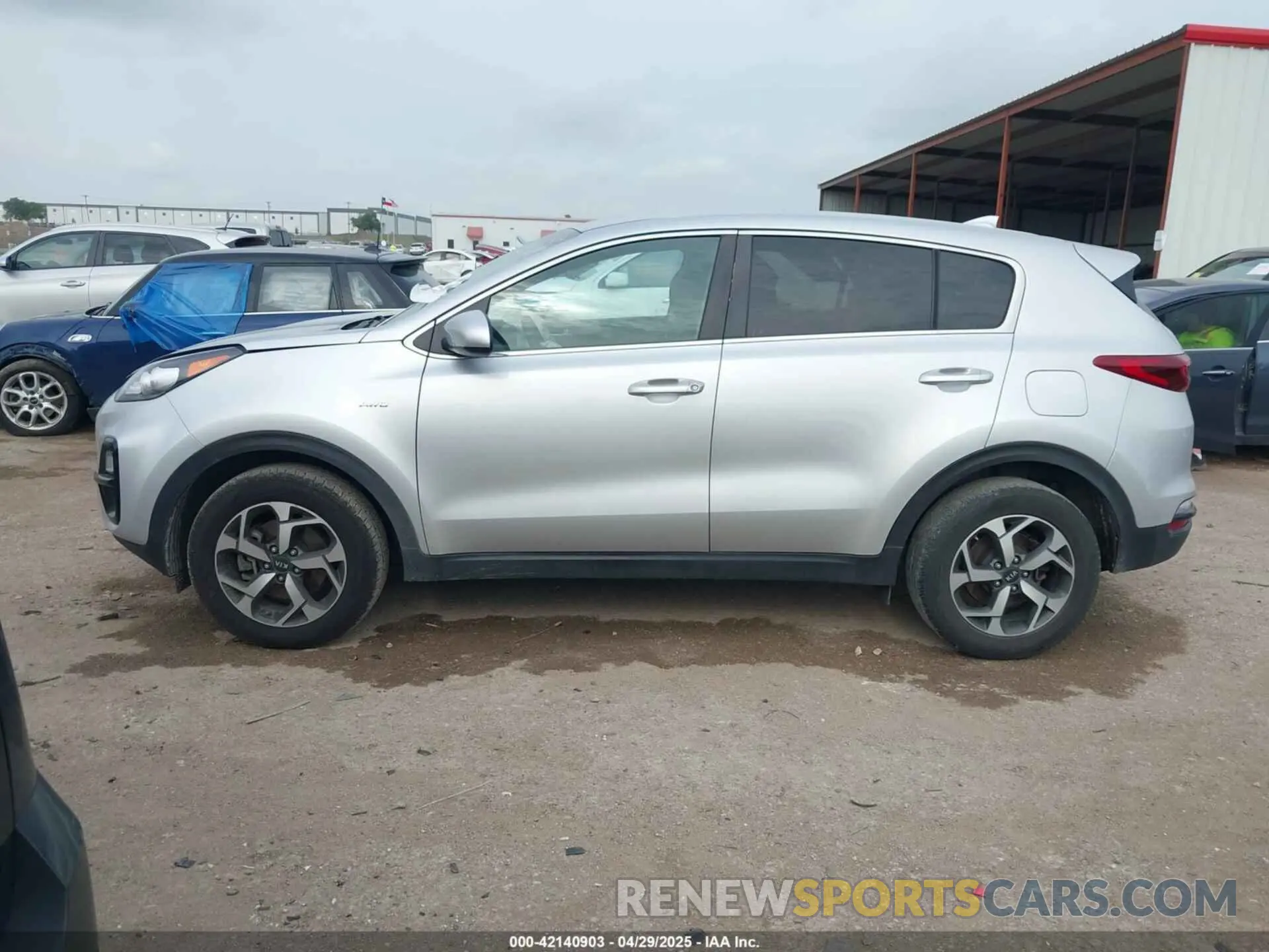 14 Photograph of a damaged car KNDPMCAC2L7786991 KIA SPORTAGE 2020