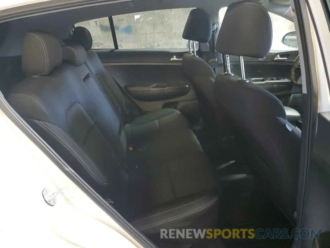 11 Photograph of a damaged car KNDPMCAC2L7788532 KIA SPORTAGE 2020