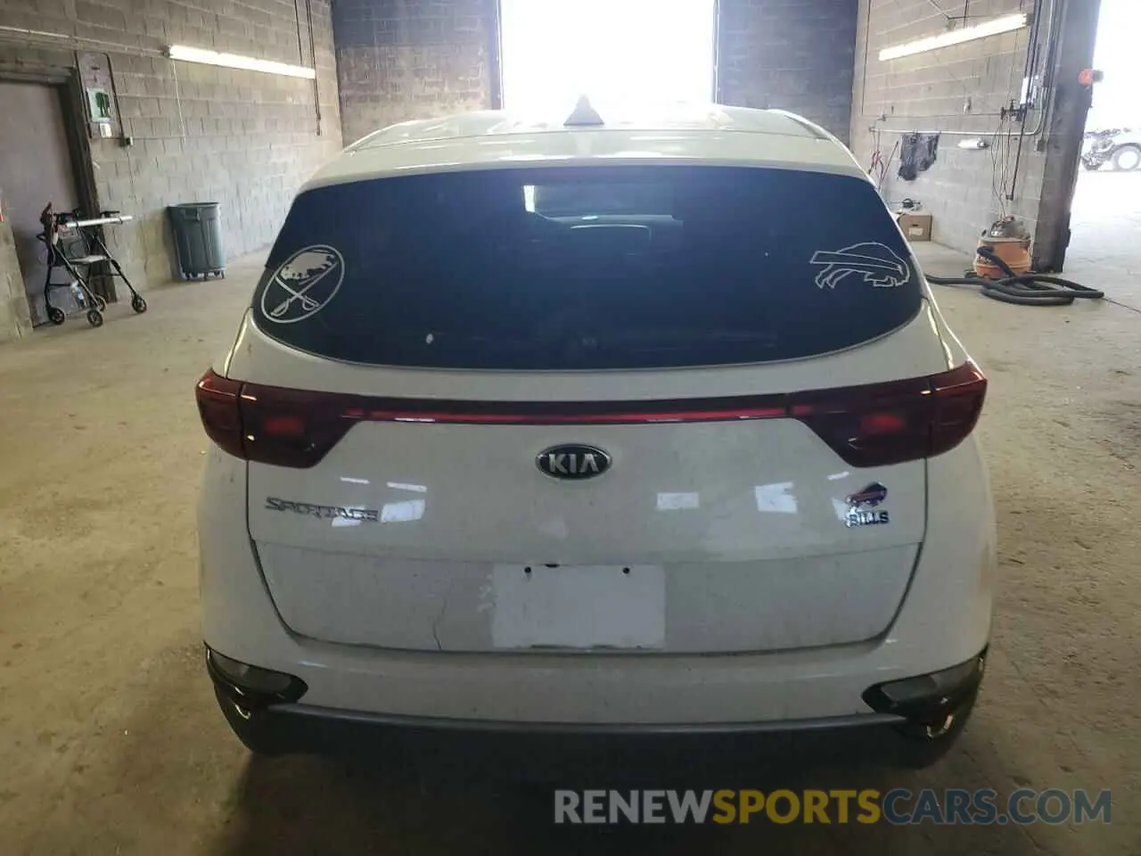 6 Photograph of a damaged car KNDPMCAC2L7788532 KIA SPORTAGE 2020