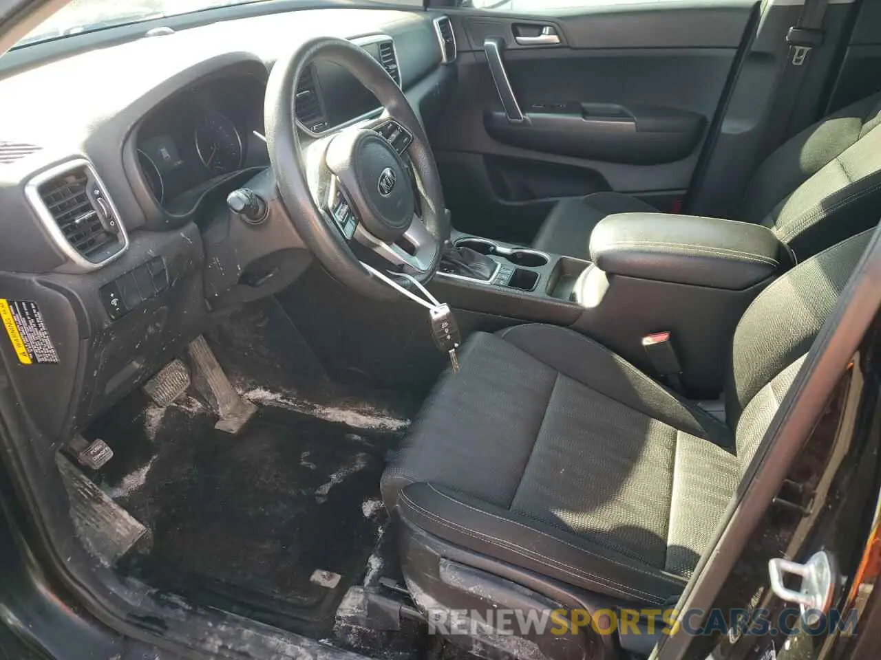 7 Photograph of a damaged car KNDPMCAC2L7794797 KIA SPORTAGE 2020