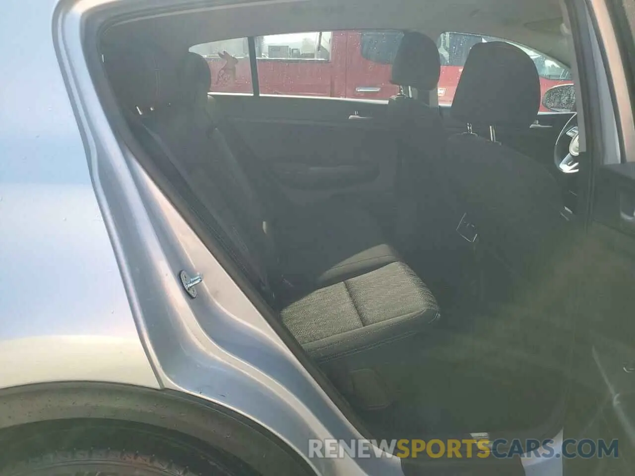 11 Photograph of a damaged car KNDPMCAC2L7802218 KIA SPORTAGE 2020