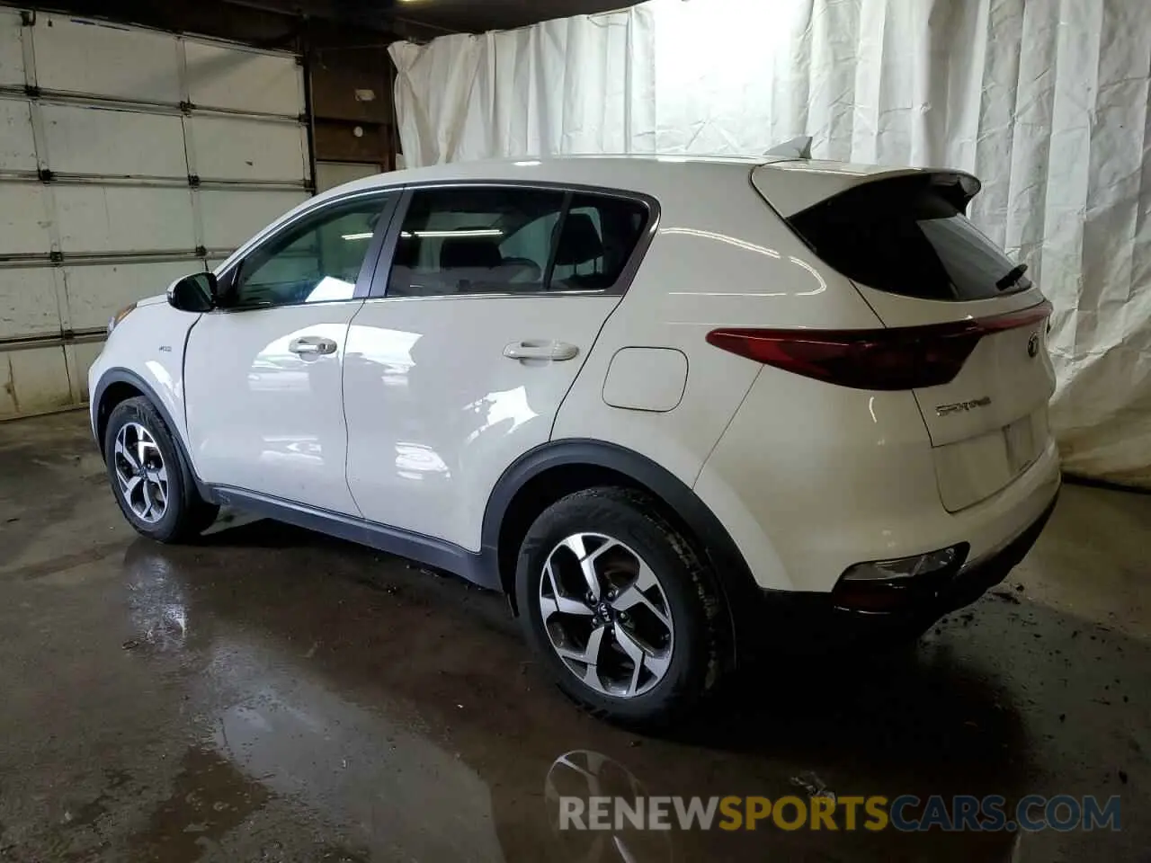 2 Photograph of a damaged car KNDPMCAC3L7632581 KIA SPORTAGE 2020