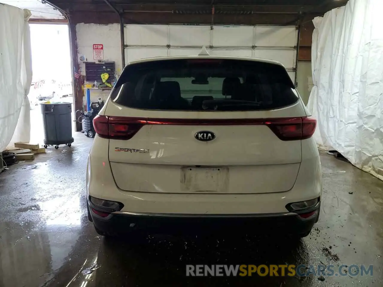 6 Photograph of a damaged car KNDPMCAC3L7632581 KIA SPORTAGE 2020