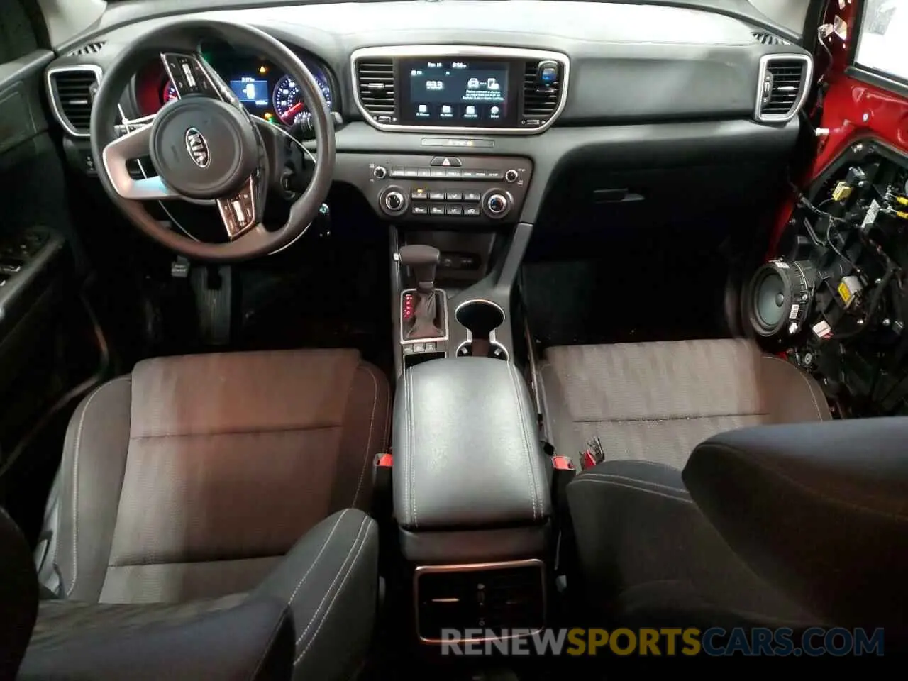 8 Photograph of a damaged car KNDPMCAC3L7635562 KIA SPORTAGE 2020