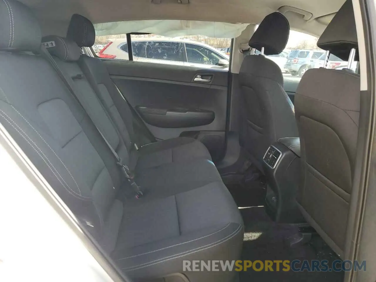 11 Photograph of a damaged car KNDPMCAC3L7641720 KIA SPORTAGE 2020