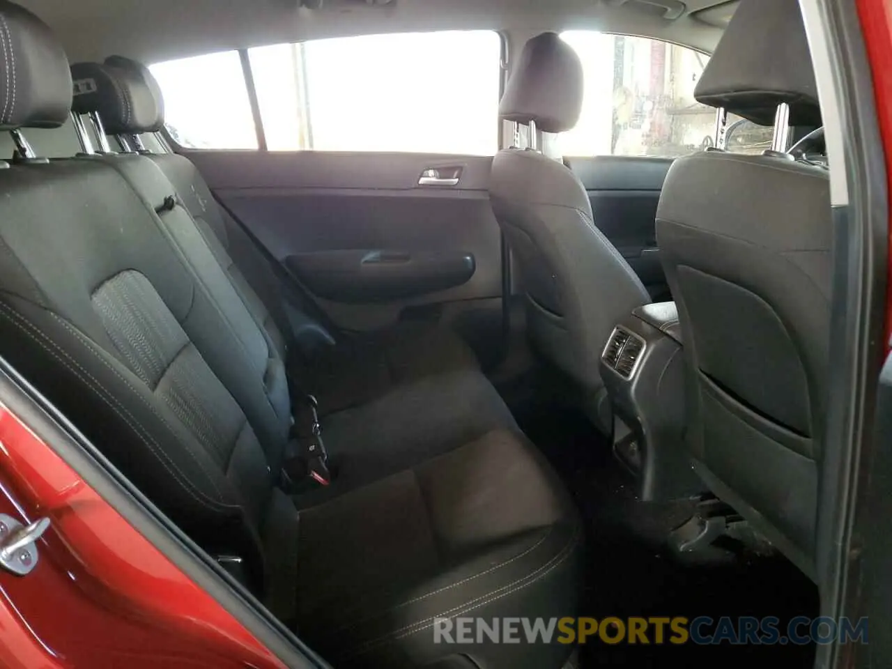 11 Photograph of a damaged car KNDPMCAC3L7658162 KIA SPORTAGE 2020