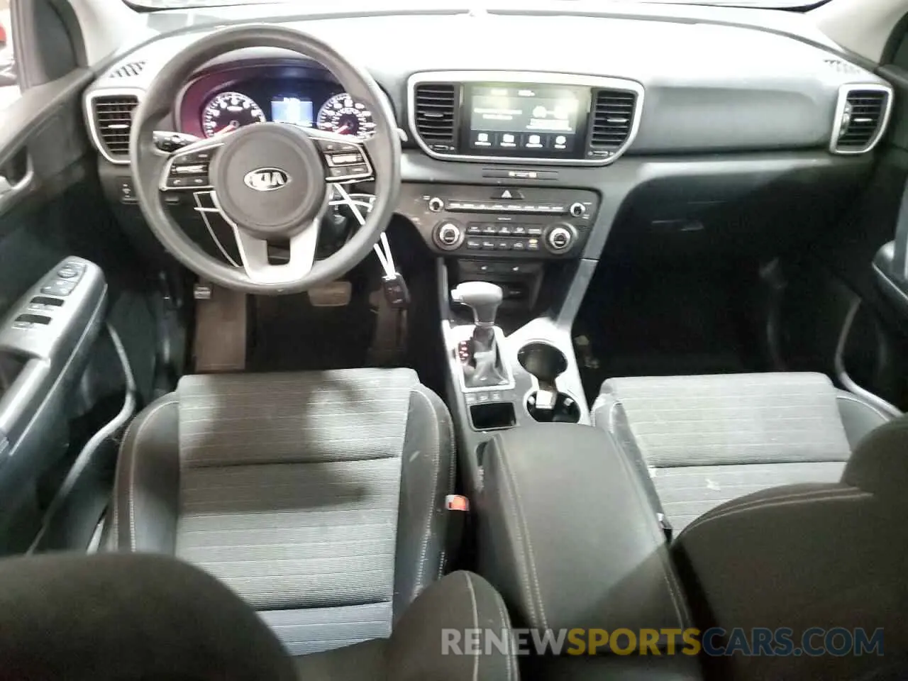 8 Photograph of a damaged car KNDPMCAC3L7661630 KIA SPORTAGE 2020