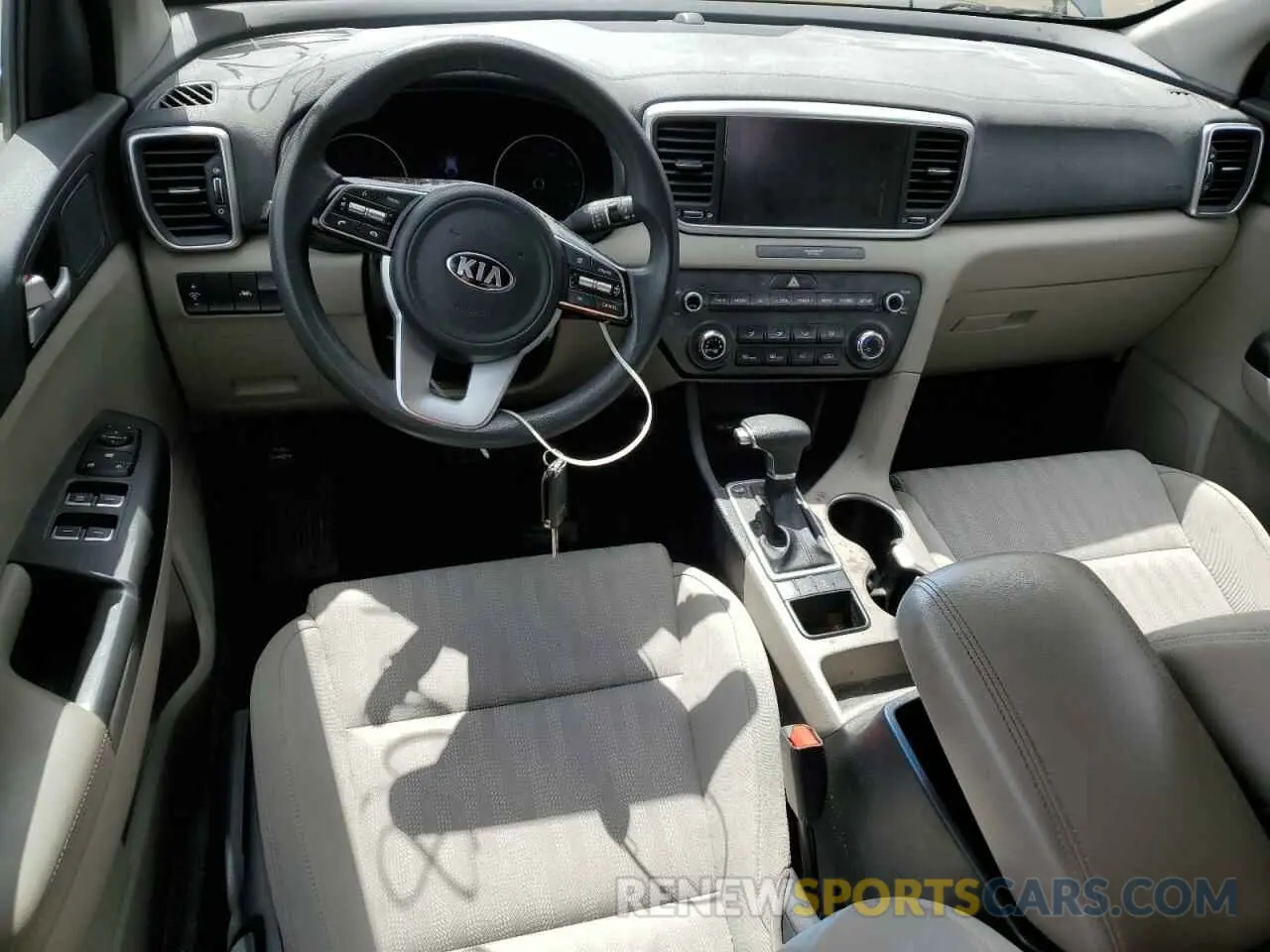8 Photograph of a damaged car KNDPMCAC3L7763669 KIA SPORTAGE 2020
