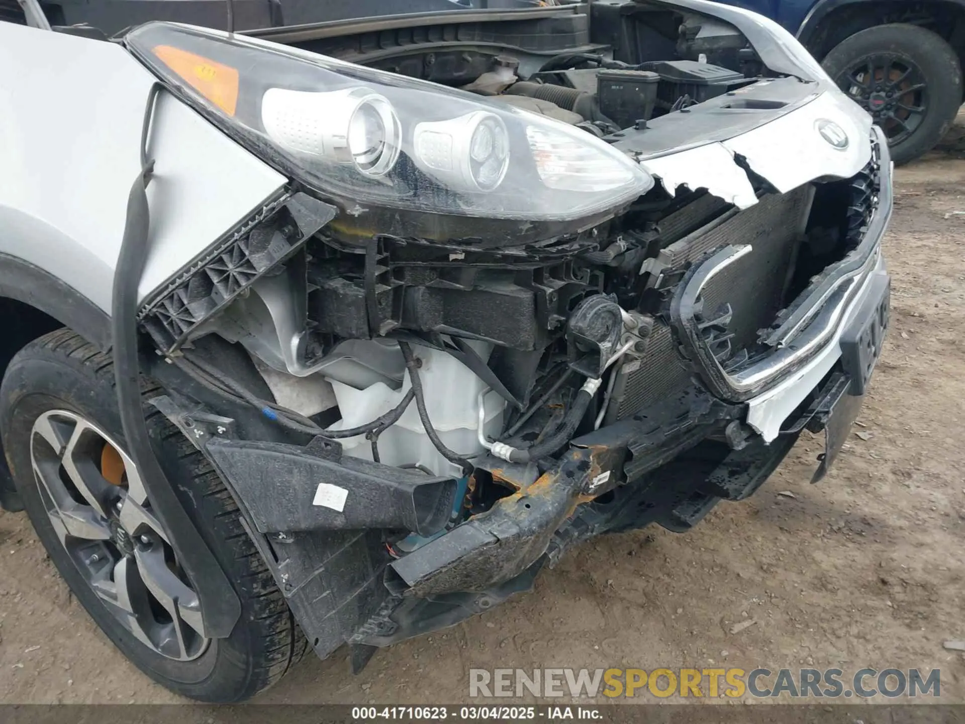6 Photograph of a damaged car KNDPMCAC3L7828519 KIA SPORTAGE 2020