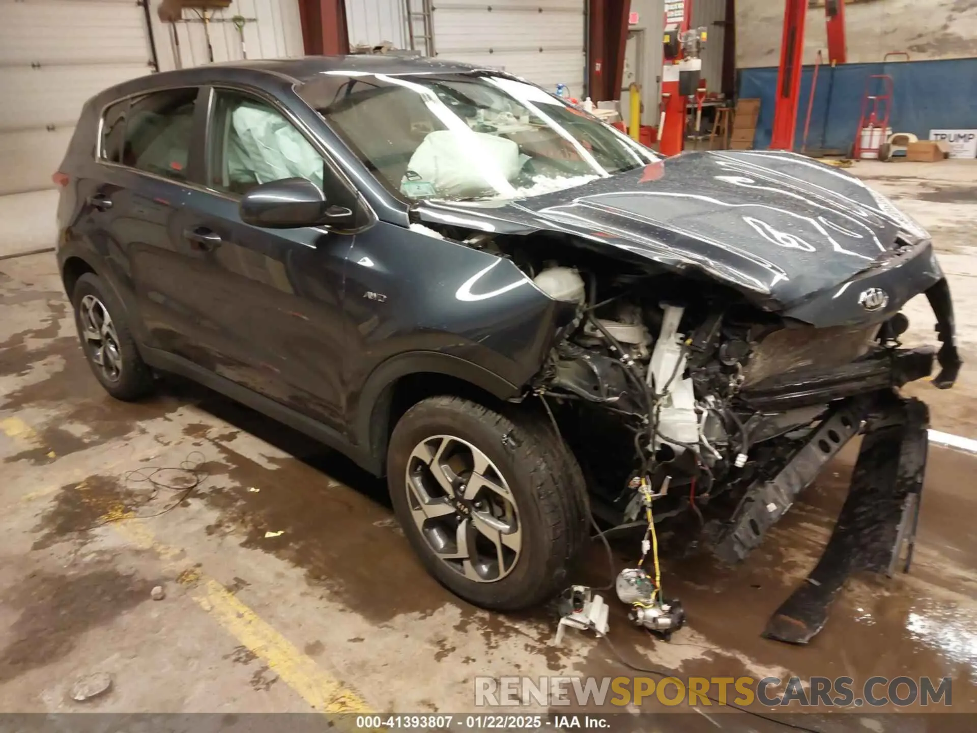 1 Photograph of a damaged car KNDPMCAC4L7709636 KIA SPORTAGE 2020