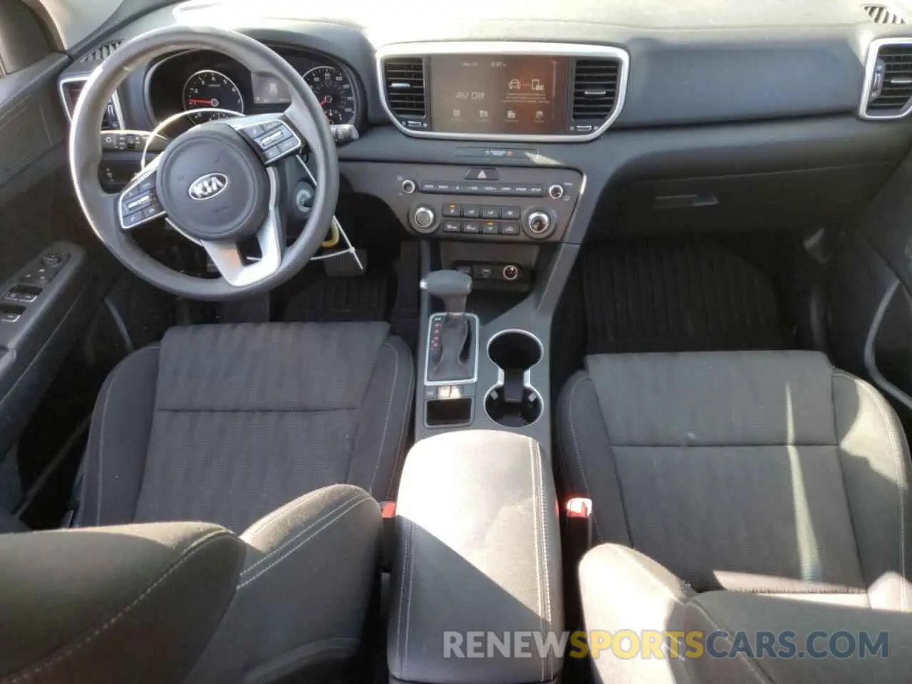 8 Photograph of a damaged car KNDPMCAC4L7745763 KIA SPORTAGE 2020