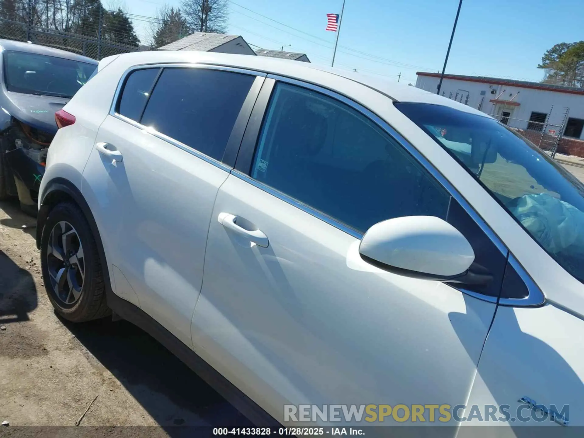 13 Photograph of a damaged car KNDPMCAC4L7792355 KIA SPORTAGE 2020