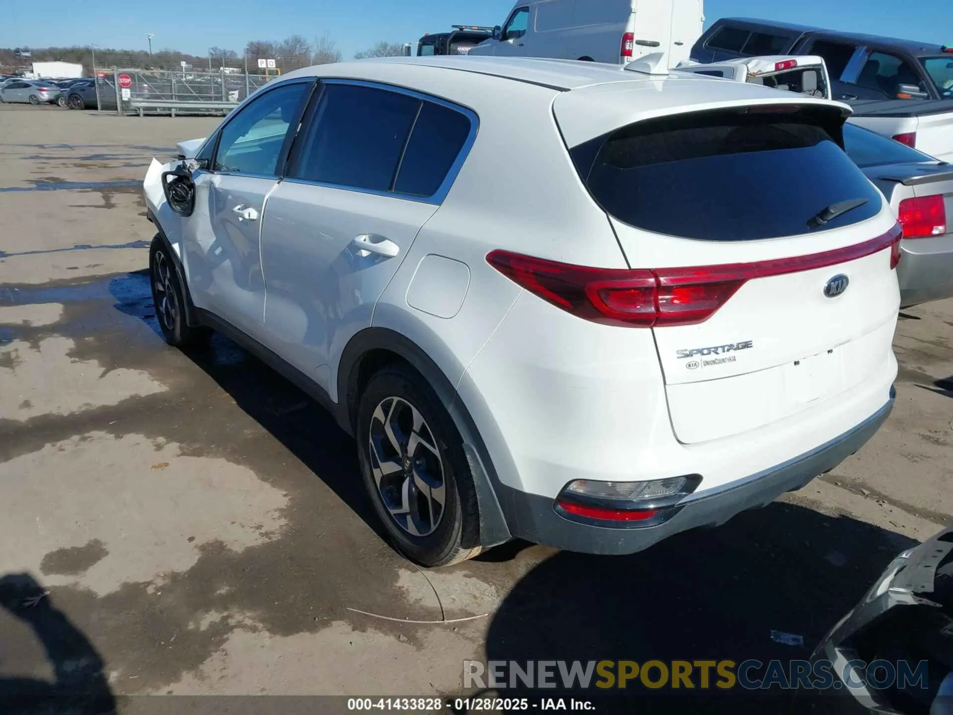3 Photograph of a damaged car KNDPMCAC4L7792355 KIA SPORTAGE 2020