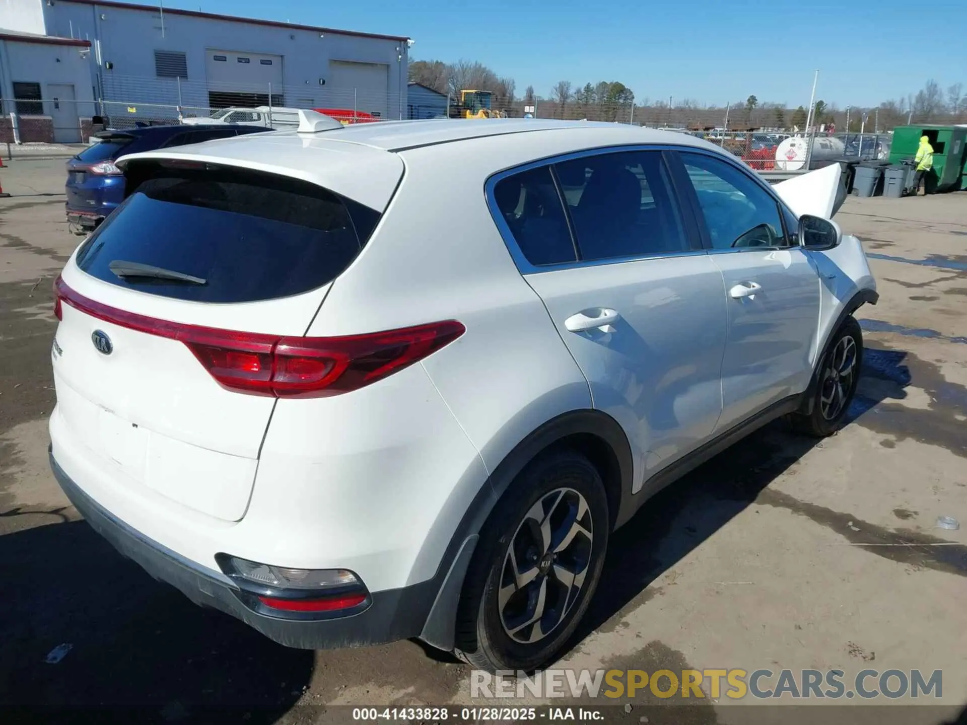 4 Photograph of a damaged car KNDPMCAC4L7792355 KIA SPORTAGE 2020