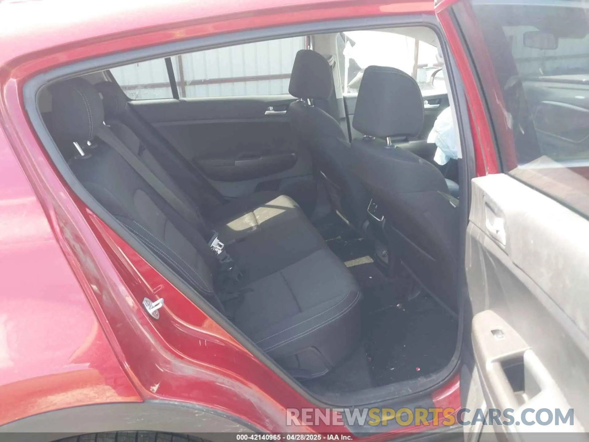 8 Photograph of a damaged car KNDPMCAC5L7635790 KIA SPORTAGE 2020