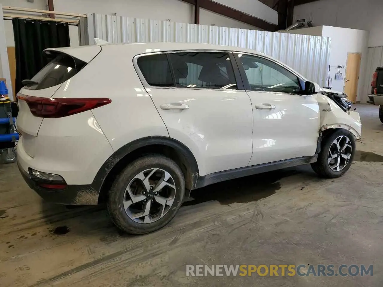 3 Photograph of a damaged car KNDPMCAC5L7642903 KIA SPORTAGE 2020