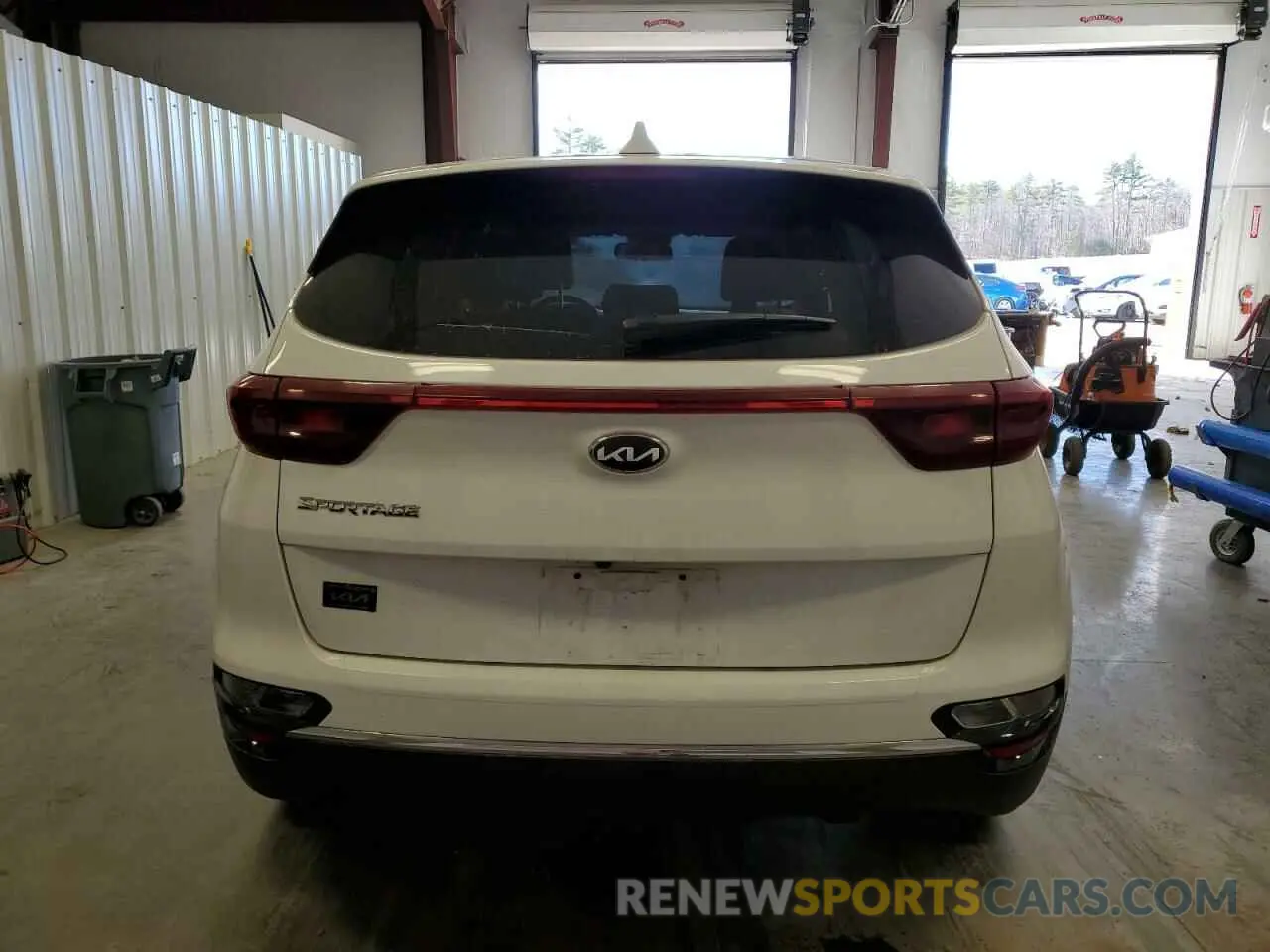 6 Photograph of a damaged car KNDPMCAC5L7642903 KIA SPORTAGE 2020