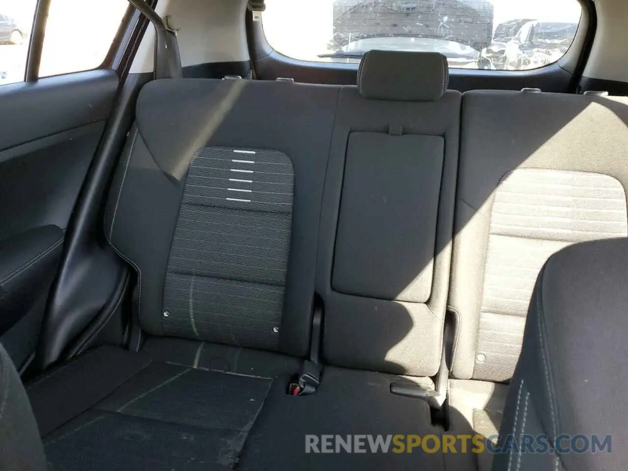 10 Photograph of a damaged car KNDPMCAC5L7671222 KIA SPORTAGE 2020
