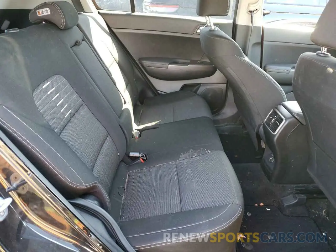 11 Photograph of a damaged car KNDPMCAC5L7671222 KIA SPORTAGE 2020