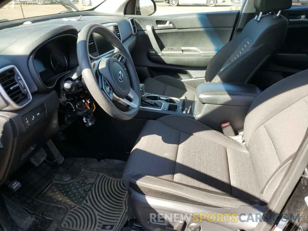 7 Photograph of a damaged car KNDPMCAC5L7671222 KIA SPORTAGE 2020