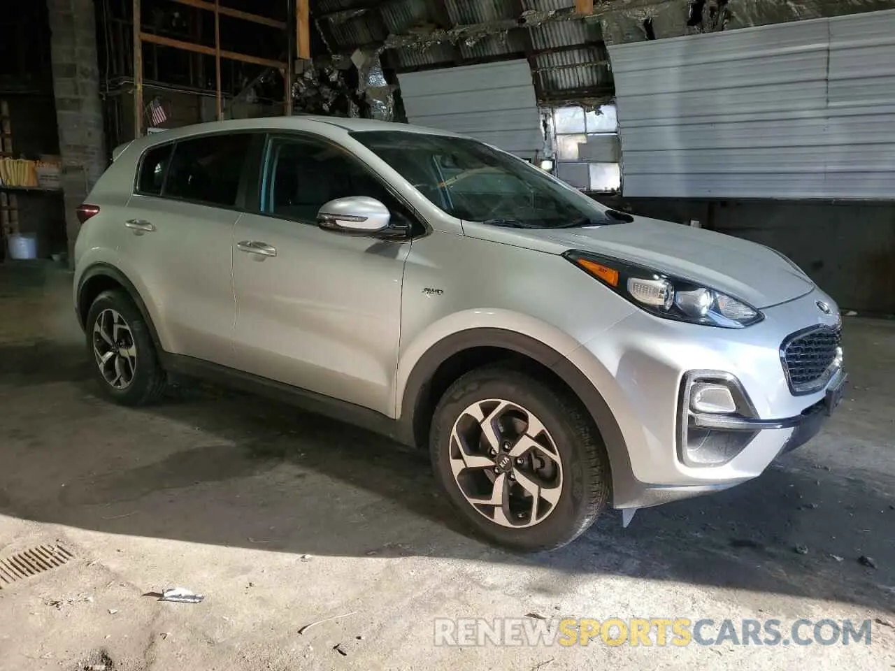 4 Photograph of a damaged car KNDPMCAC5L7732469 KIA SPORTAGE 2020