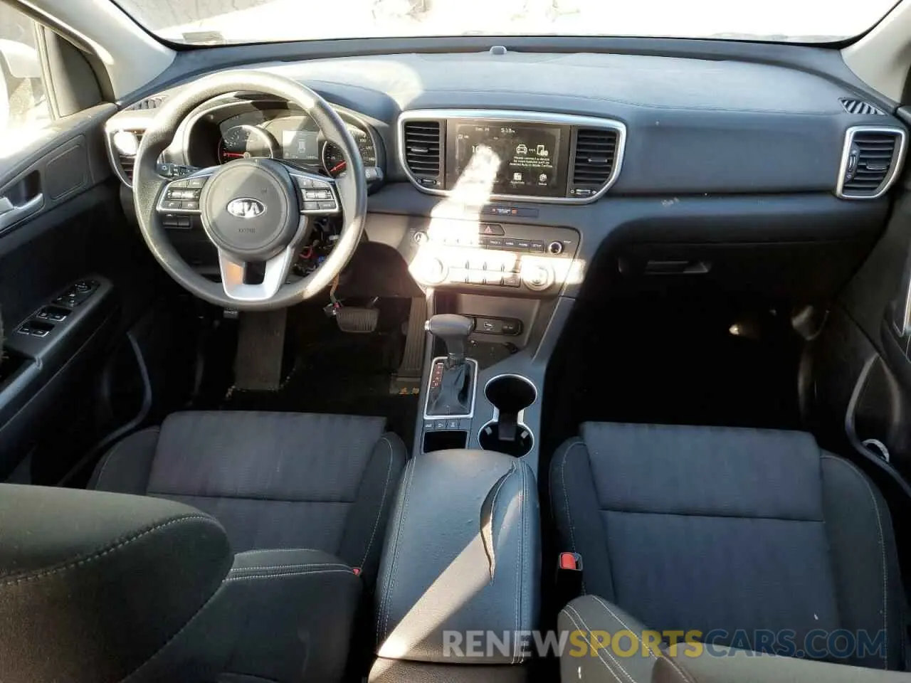 8 Photograph of a damaged car KNDPMCAC5L7733895 KIA SPORTAGE 2020