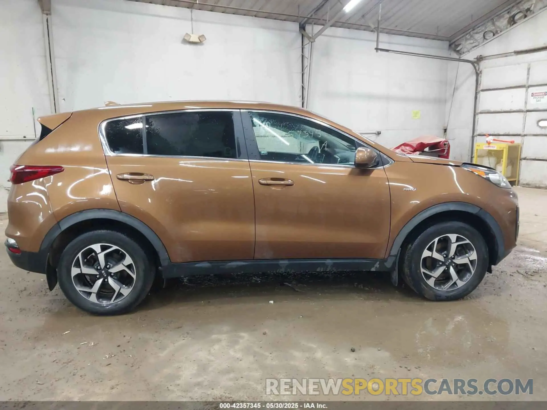 13 Photograph of a damaged car KNDPMCAC5L7752379 KIA SPORTAGE 2020