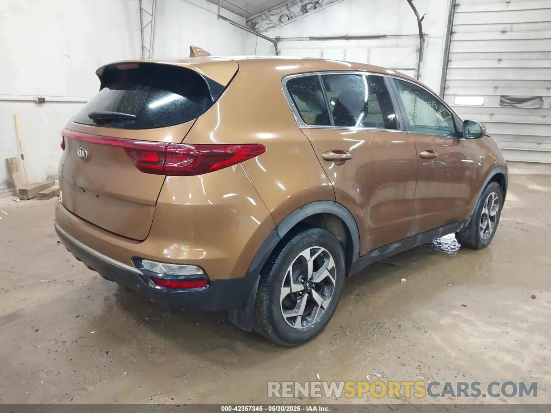 4 Photograph of a damaged car KNDPMCAC5L7752379 KIA SPORTAGE 2020