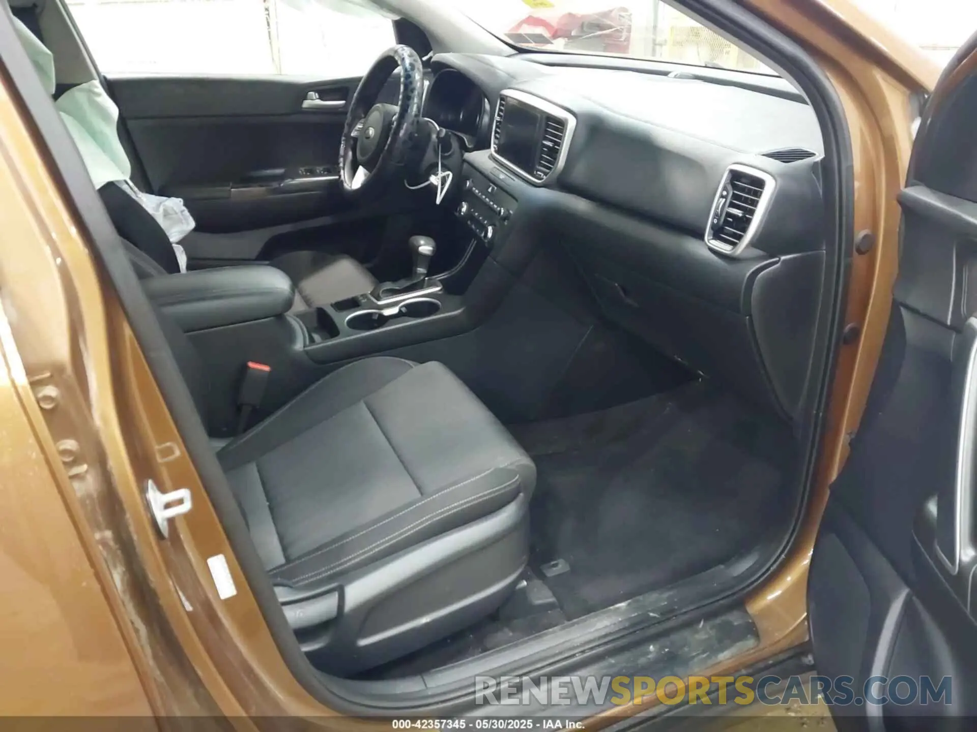 5 Photograph of a damaged car KNDPMCAC5L7752379 KIA SPORTAGE 2020